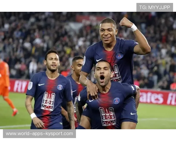 欧冠前瞻拜仁VS巴黎，边路进攻成焦点。，欧冠拜仁vs巴黎圣日耳曼预测