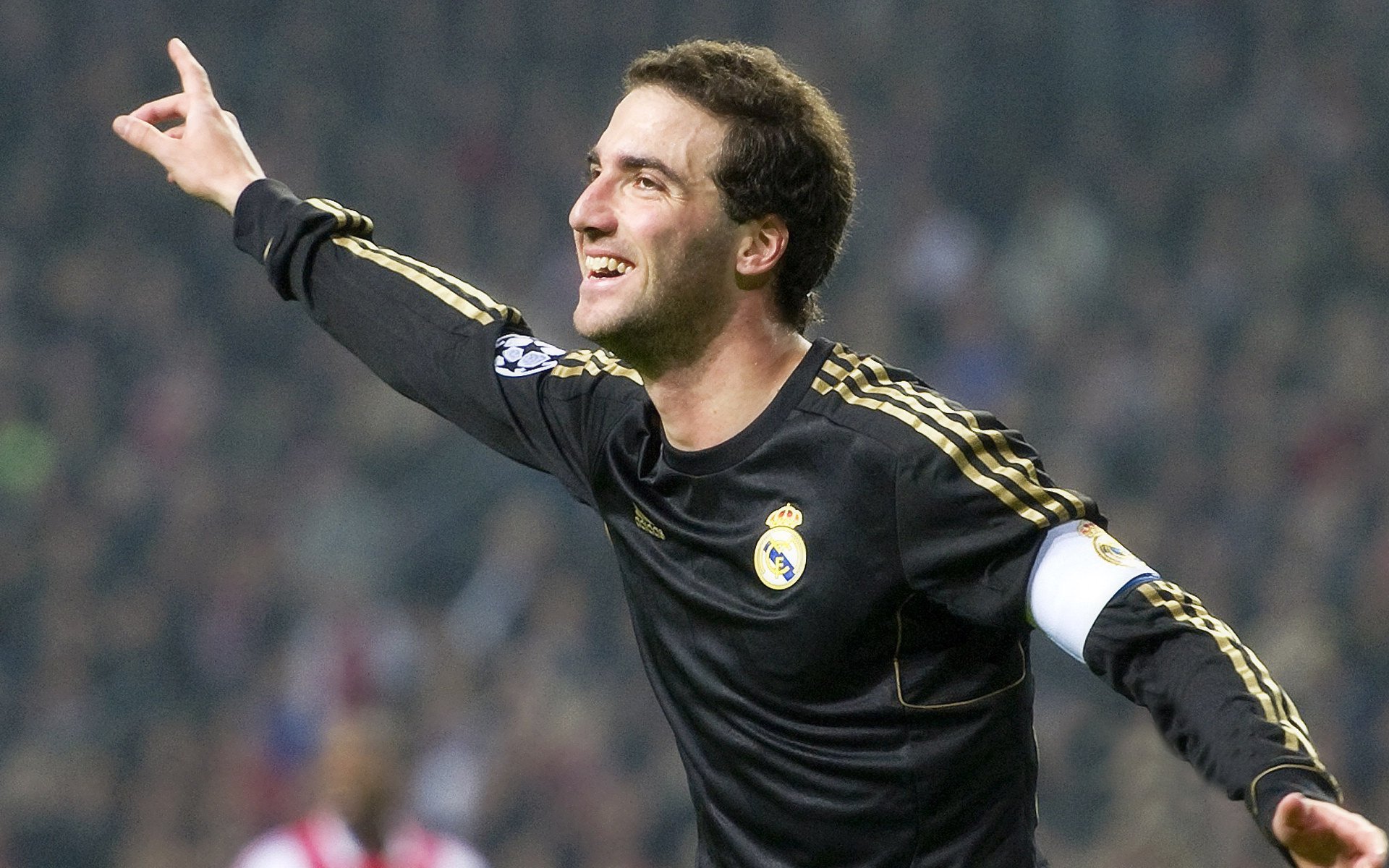 C罗专访引爆网络：摩根短短6小时内获得100万点击量的秘密，c罗魔术